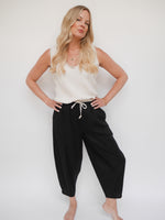 Linen Barrel Joggers Black