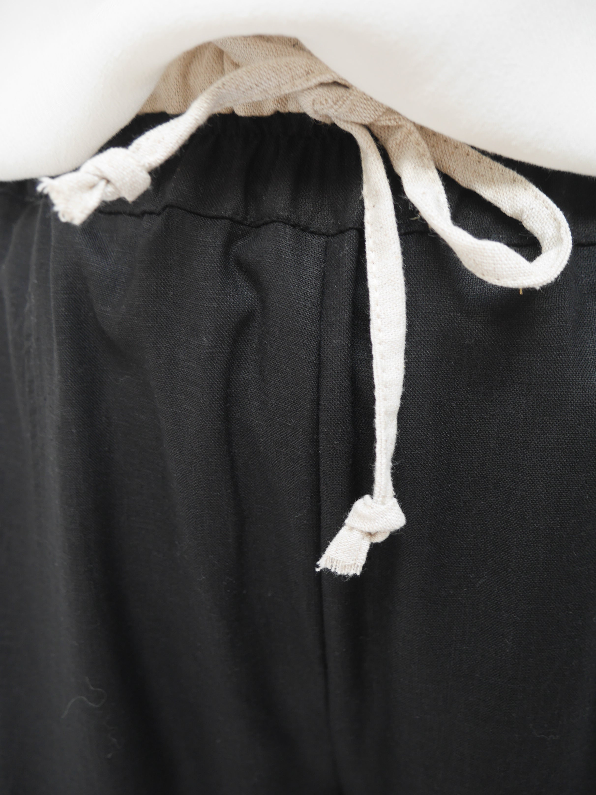 Linen Barrel Joggers Black