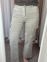 Melly & Co Beige Cargo Jeans