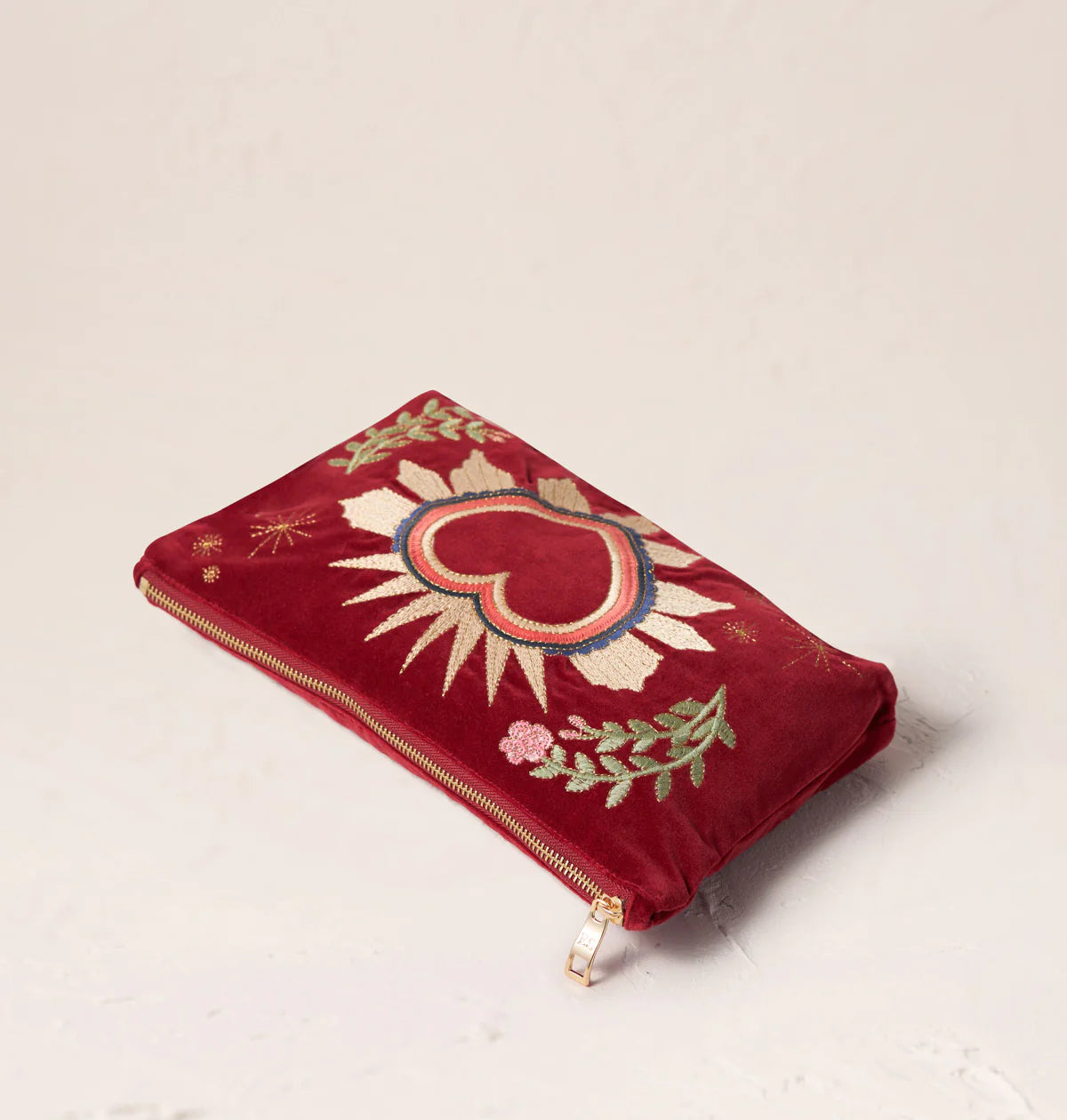 Elizabeth Scarlett Enchanted Heart Everyday Pouch