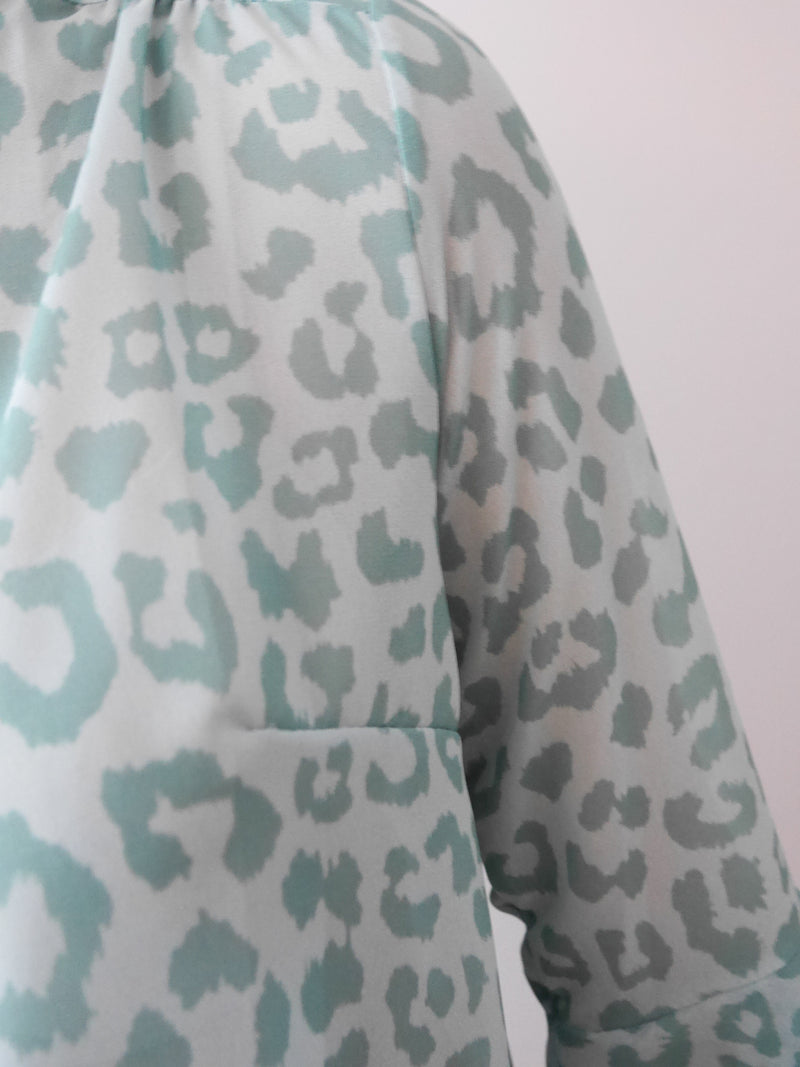 Anika Blouse Leopard Green