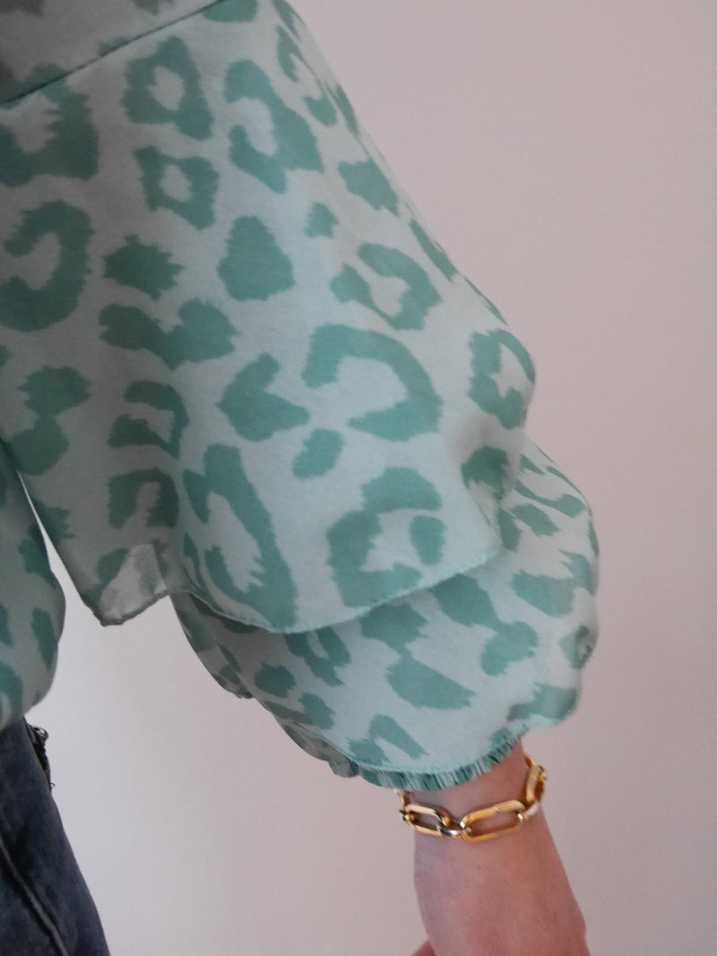 Anika Blouse Leopard Green