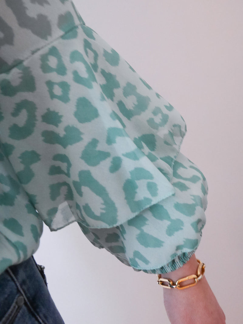 Anika Blouse Leopard Green