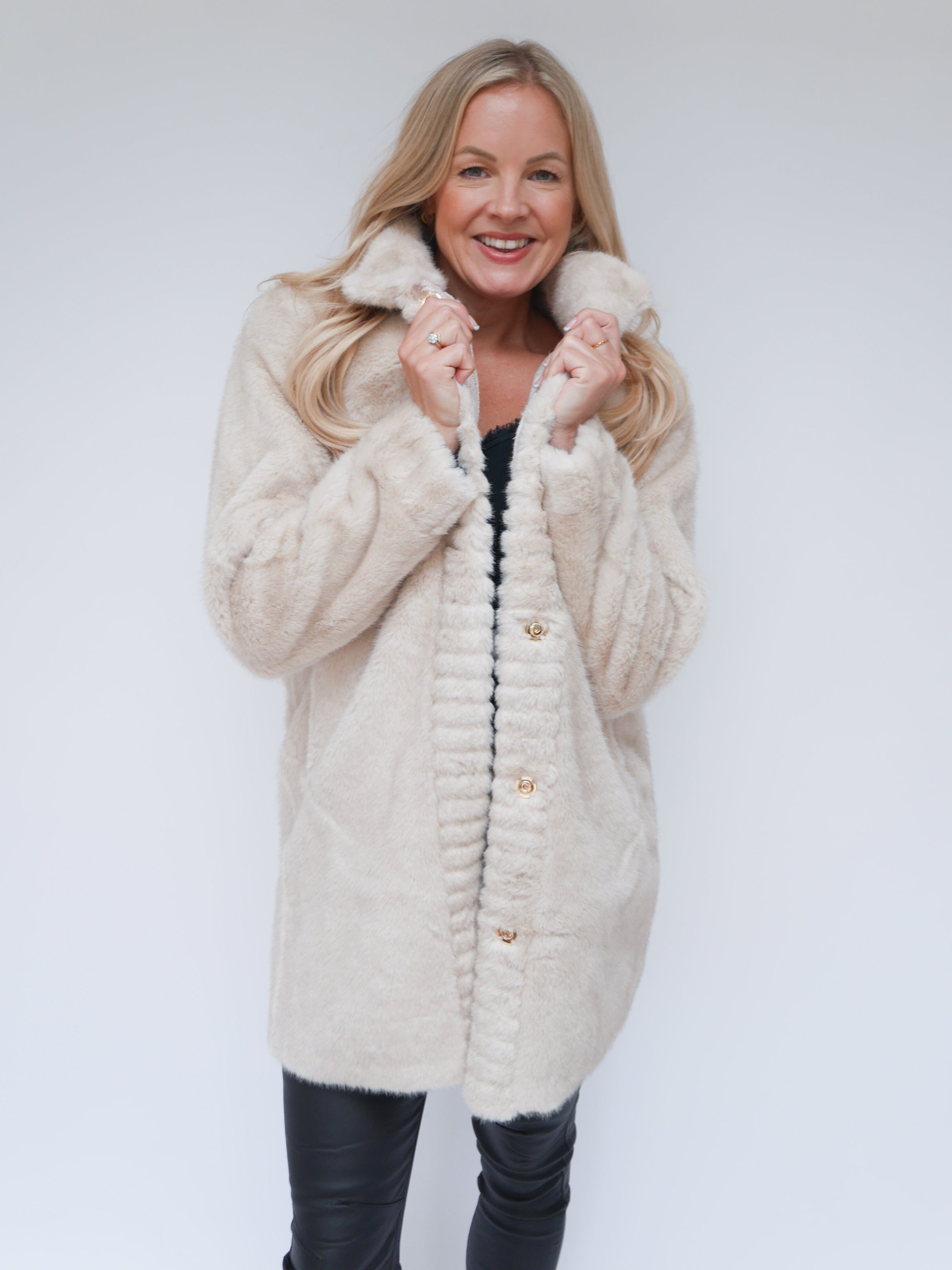 Camilla Faux Fur Coat Oatmeal