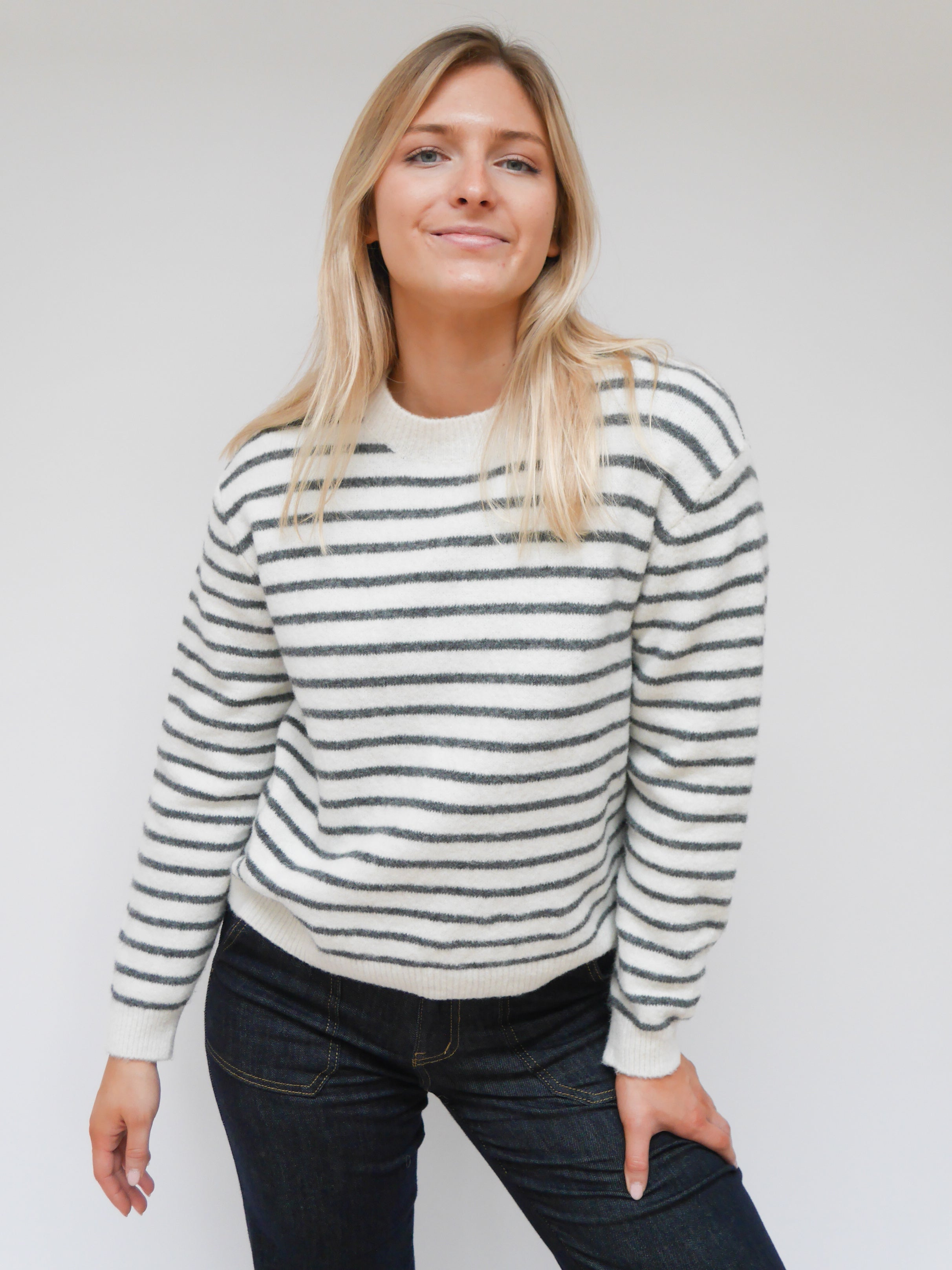 Nikki Knit Ivory & Grey