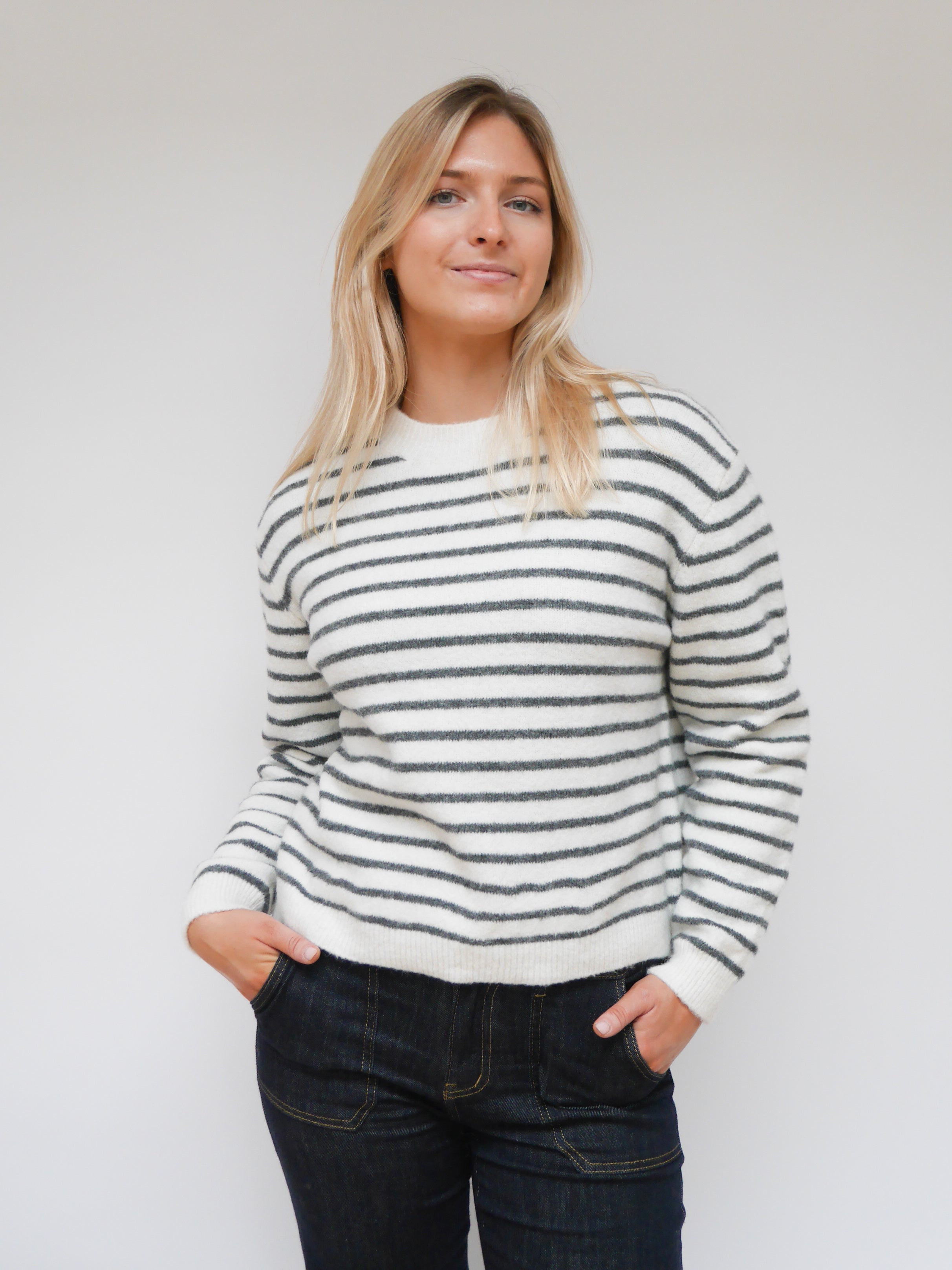 Nikki Knit Ivory & Grey