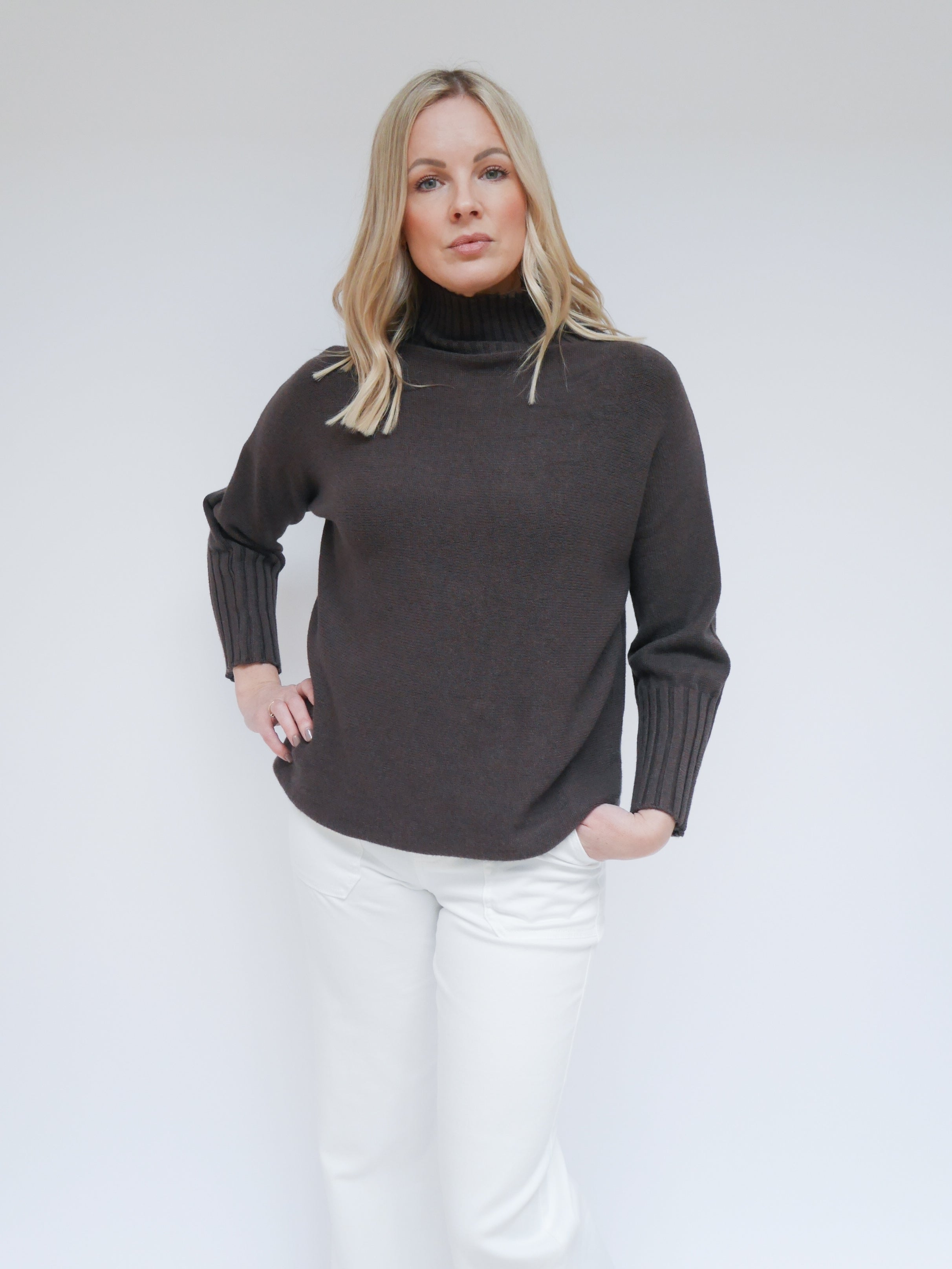 Amara Knit Chocolate