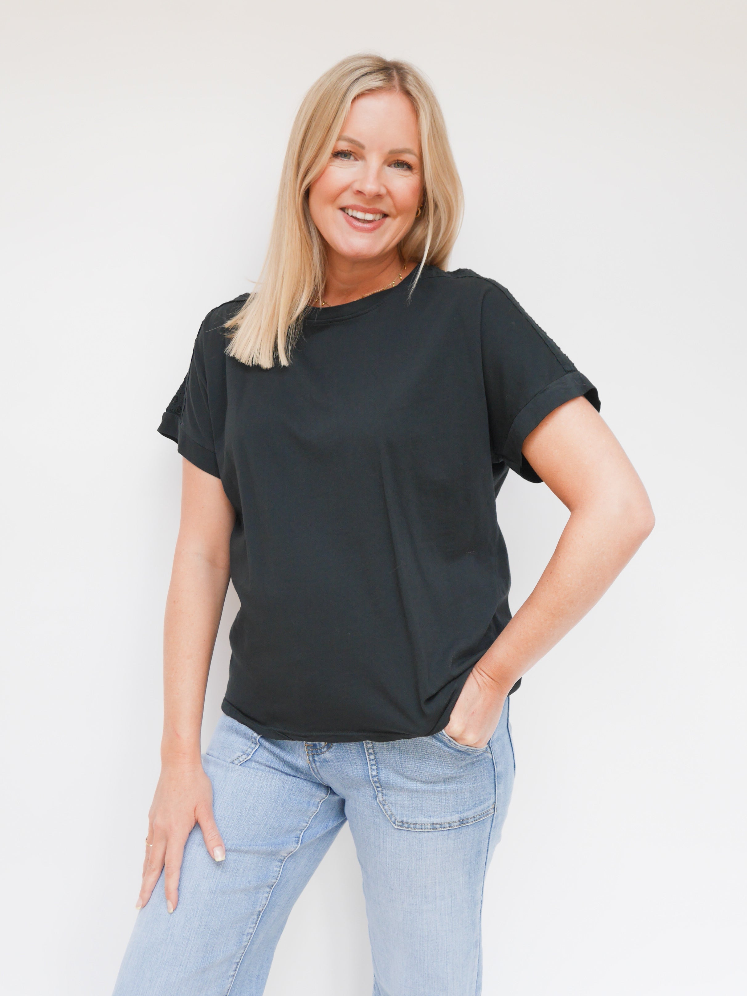 Belle T-Shirt Black