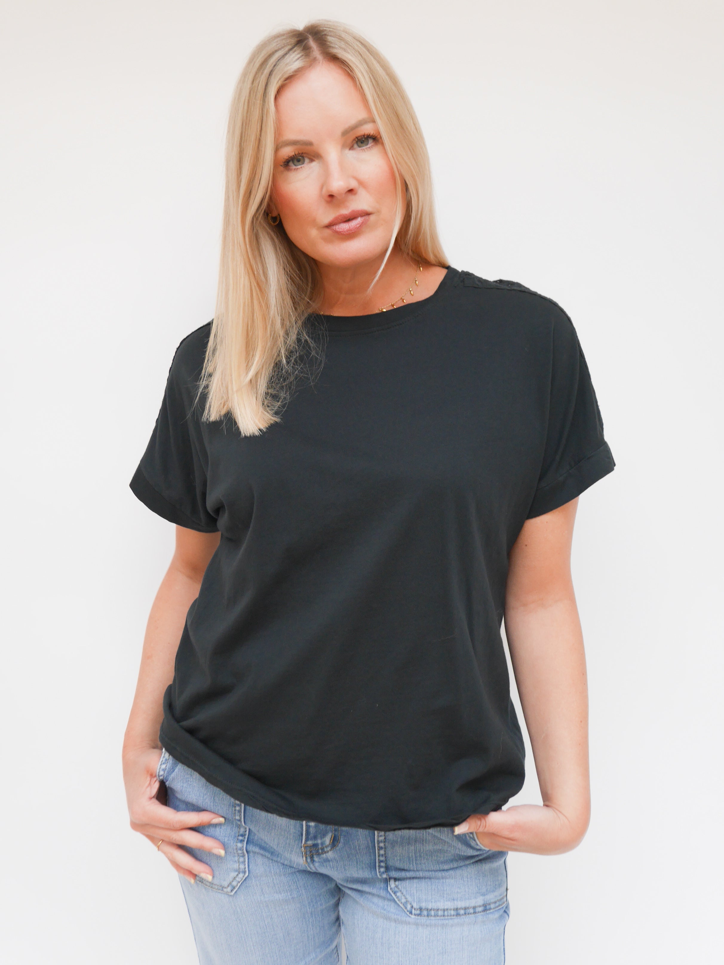 Belle T-Shirt Black