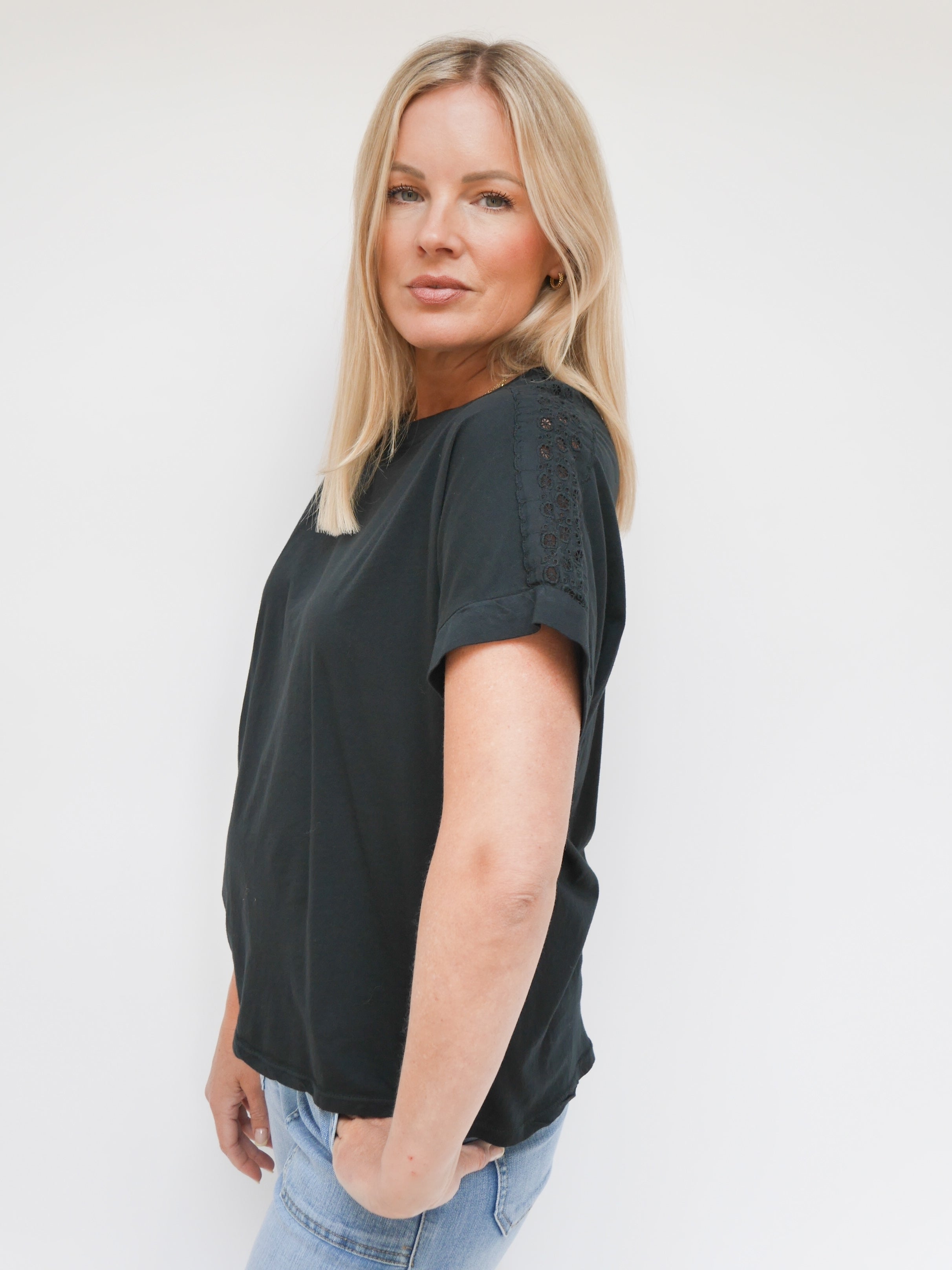 Belle T-Shirt Black