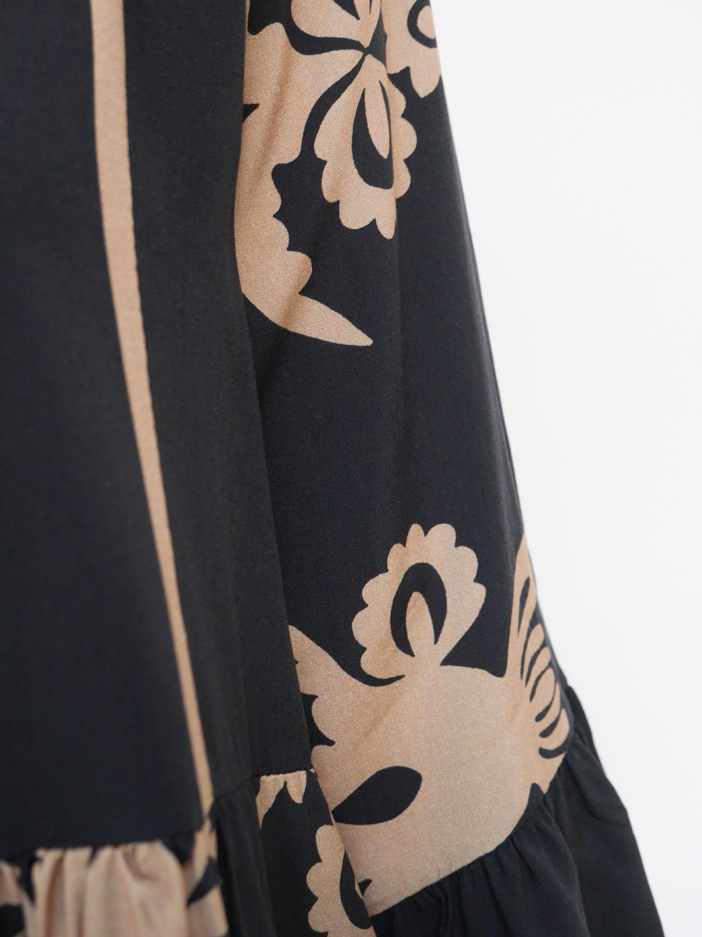 Victoria Dress Black & Camel