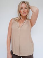 Keira Blouse Camel