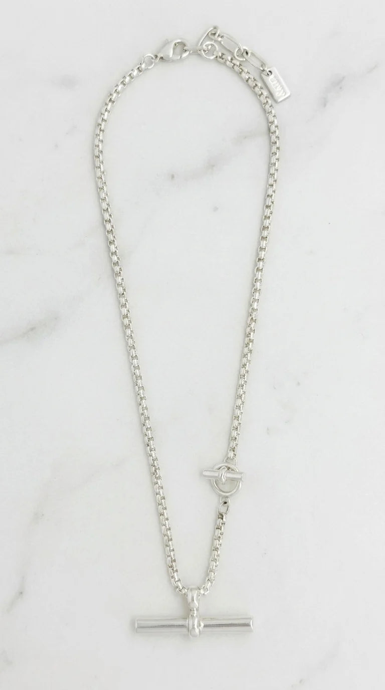 Silver necklace with double T-bar design