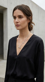 Silver necklace with double T-bar design