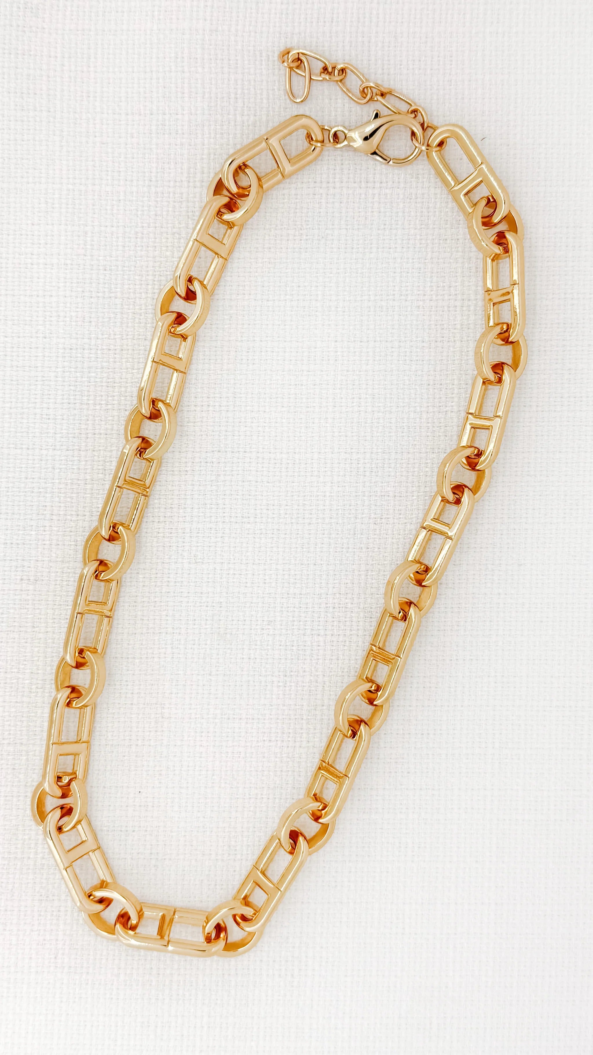 Envy Short Gold Chunky Chain Link Necklace