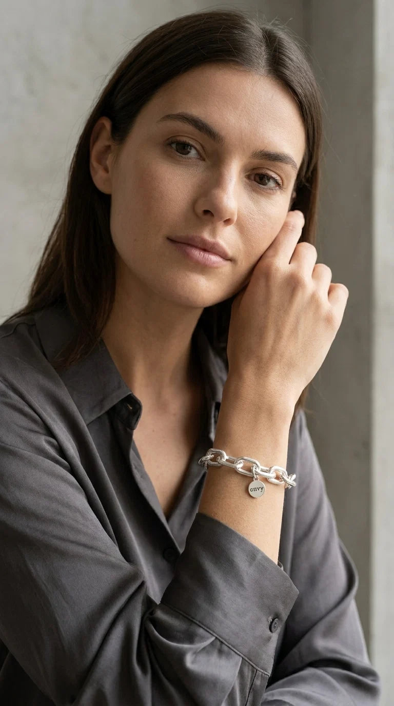 Silver elasticated link bracelet
