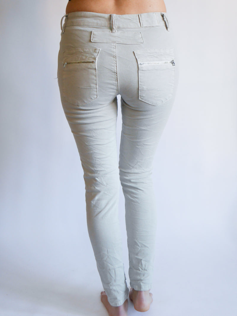 Melly & Co Stone 4 Button Hole Detail Jeans