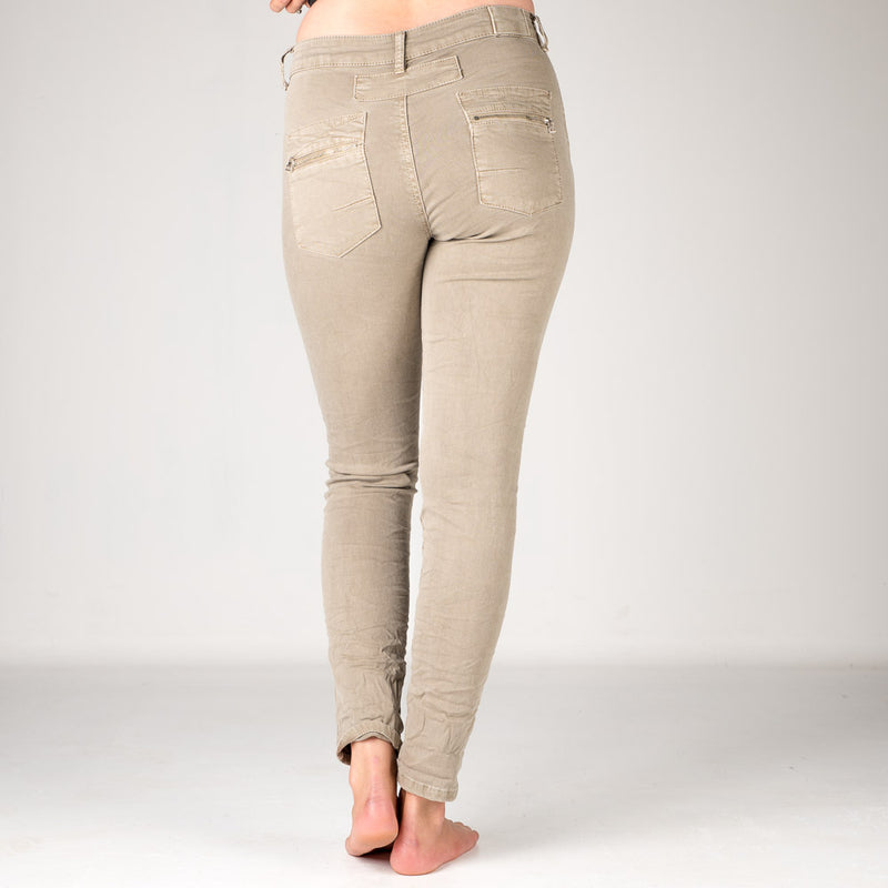 Melly & Co Fawn 4 Button Hole Detail Jeans